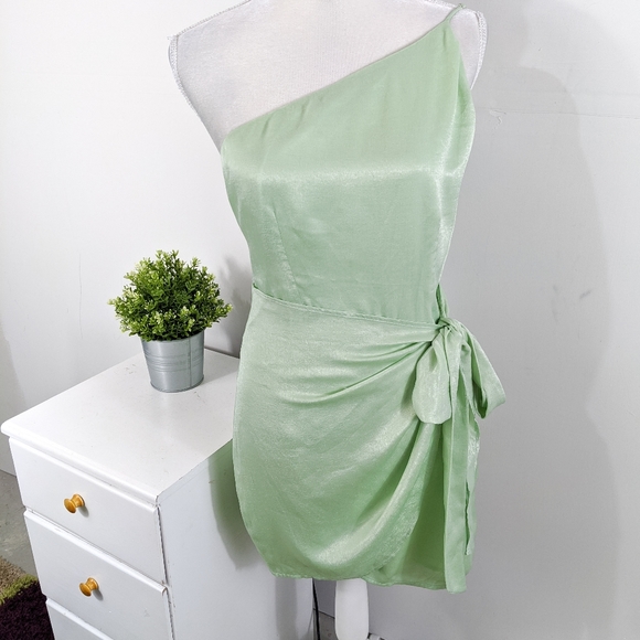 karen mini dress mint green lovers and friends 0bce0b pair with sleek court shoes and a structured tote KAREN MILLEN Pleated Mini Dress